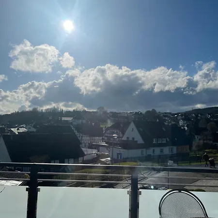 Moderne Mit Kamin & Sonnenbalkon *