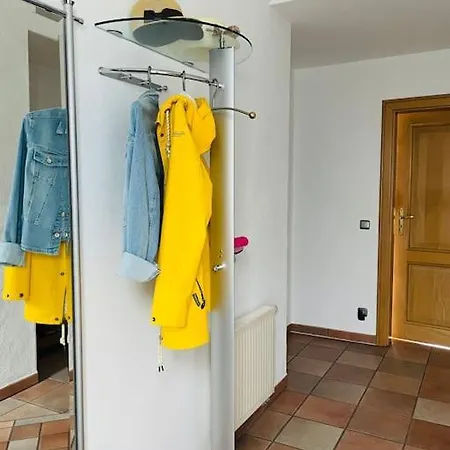 Moderne Mit Sonnenbalkon In Fretter *