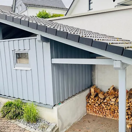 Moderne Mit Sonnenbalkon In Fretter *