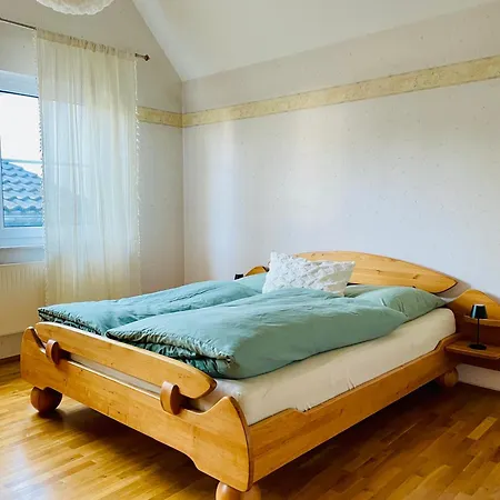 Moderne Mit Kamin & Sonnenbalkon *