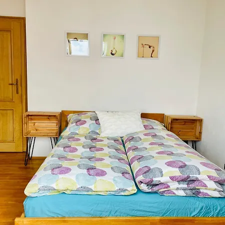 Moderne Mit Kamin & Sonnenbalkon Apartmán *